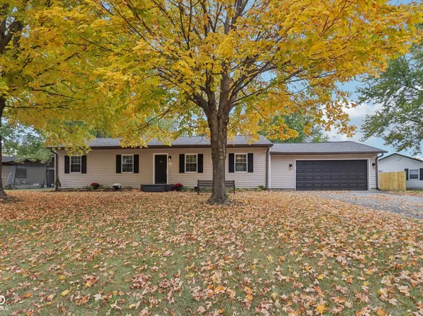 327 Fox Cir, Noblesville, IN 46060