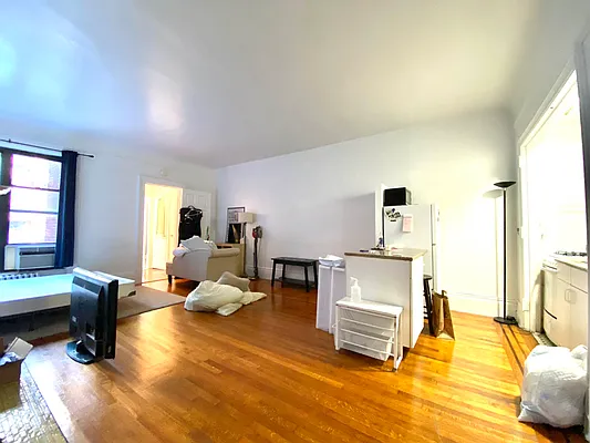 Rented by Corcoran | media 14