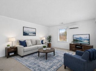 109 Quarry Rd #I, Hamburg, NJ 07419