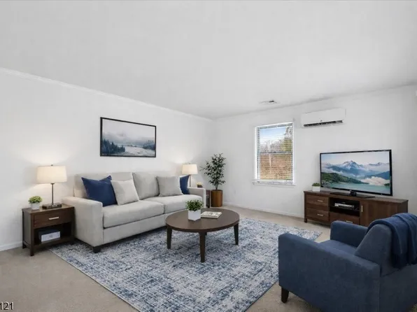 109 Quarry Rd #I, Hamburg, NJ 07419