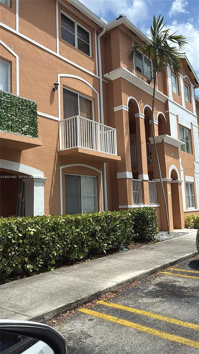 Building Photo - 7250 NW 177th St #21116