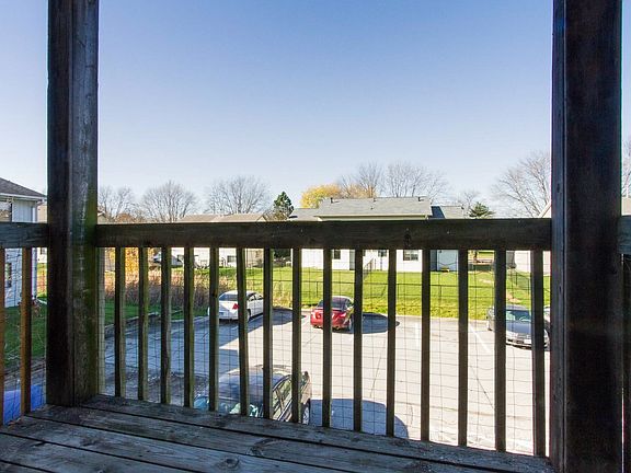 3rd image of 4733 Toronto St Unit 302