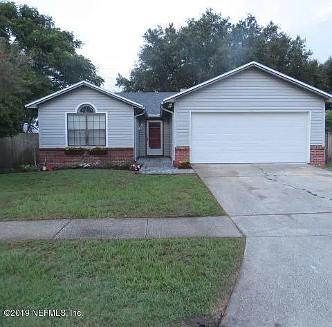 335 Hickory Hollow Dr N — Photo 1