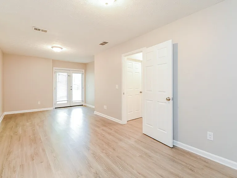 105 River North Ct — Photo 10