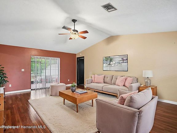 5th image of 11286 Roland St