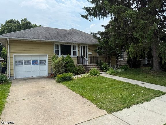 2nd image of 301 Valley Rd