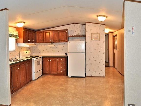4th image of 311 Blakefield Dr
