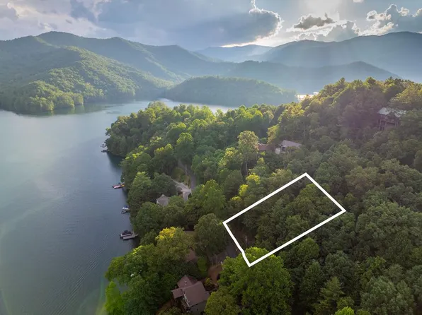 61 Cherokee Trl, Robbinsville, NC 28771