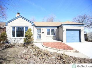 20707 Van Antwerp St, Harper Woods, MI