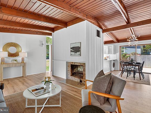 4th image of 2931 Pine Spring Rd