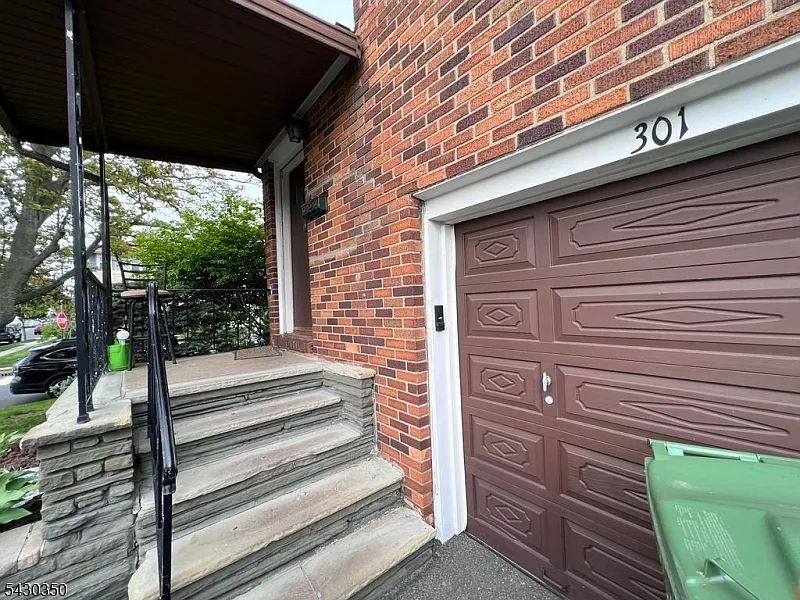 4 bed, 1.0 bath, $3,350 — Photo 3