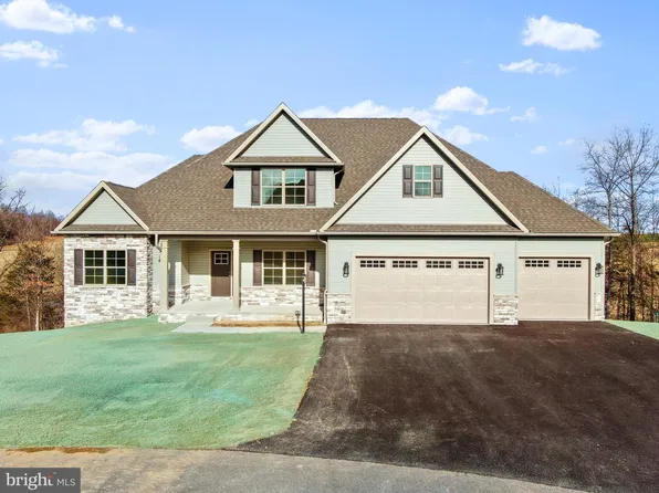 20 Helens Dr, Greencastle, PA 17225