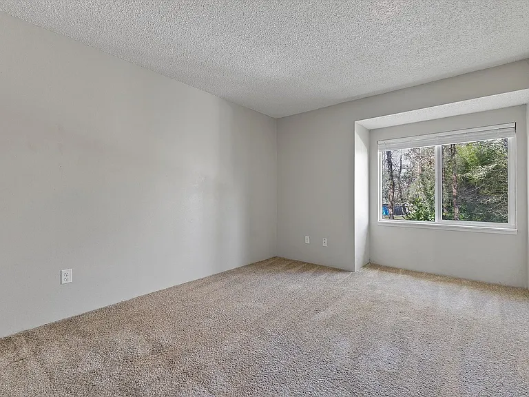 19765 SW 65th Ave — Photo 14