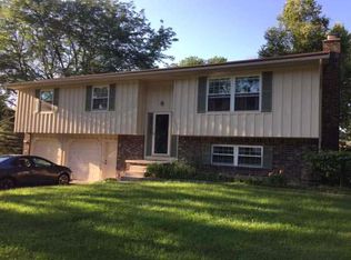 6502 Lawnsdale Dr, Temperance, MI 48182