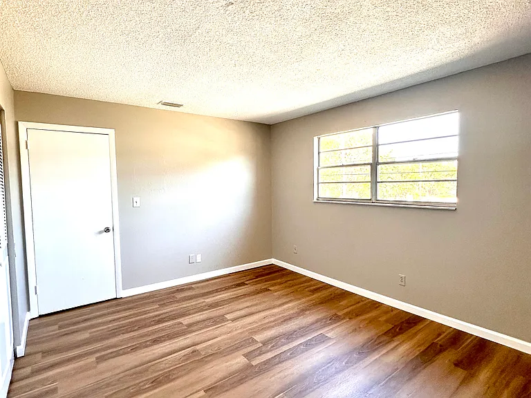 450 Tomoka Ave #215 — Photo 14