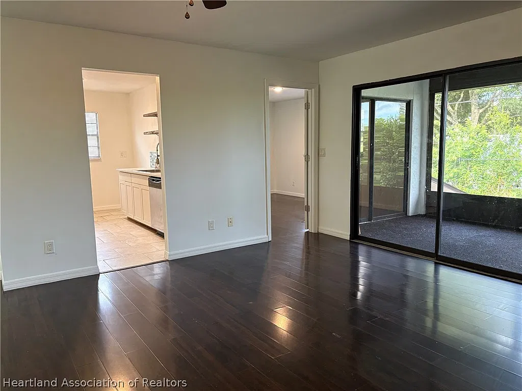 3 bed, 2.0 bath, 1446 sqft, $1,500 — Photo 4