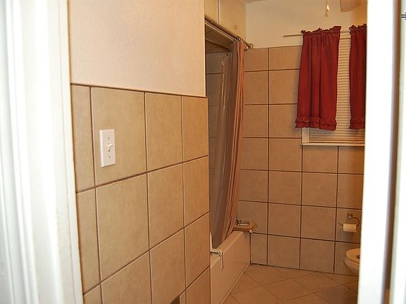 4th image of 404 W Rainbow Dr