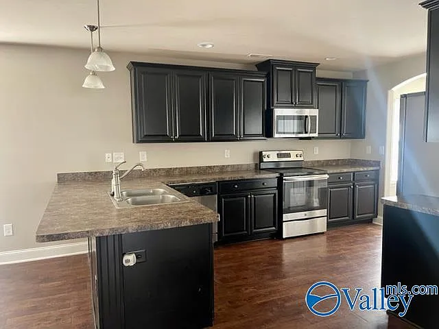 3 bed, 2.0 bath, 1727 sqft, $1,850 — Photo 4