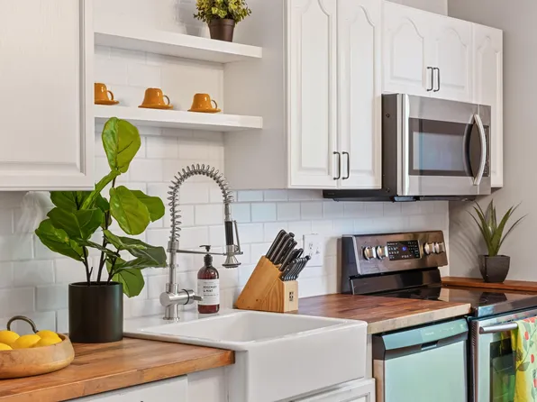 560 E Kirby St #1, Detroit, MI 48202