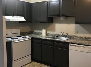 5225 SW 12th Ter APT 3, Topeka, KS 66604