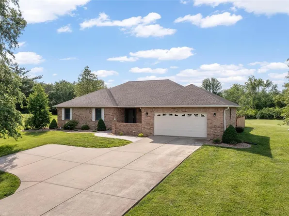 5467 White Oak Dr, Smithton, IL 62285