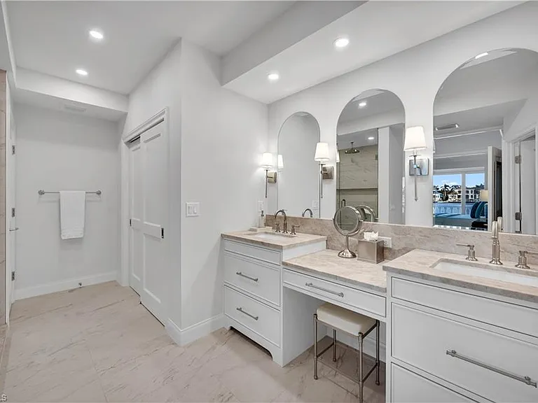 4000 Gulf Shore Blvd N #1400 — Photo 15