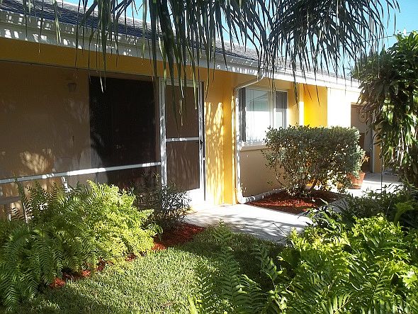 1st image of 712 NE 16th Pl