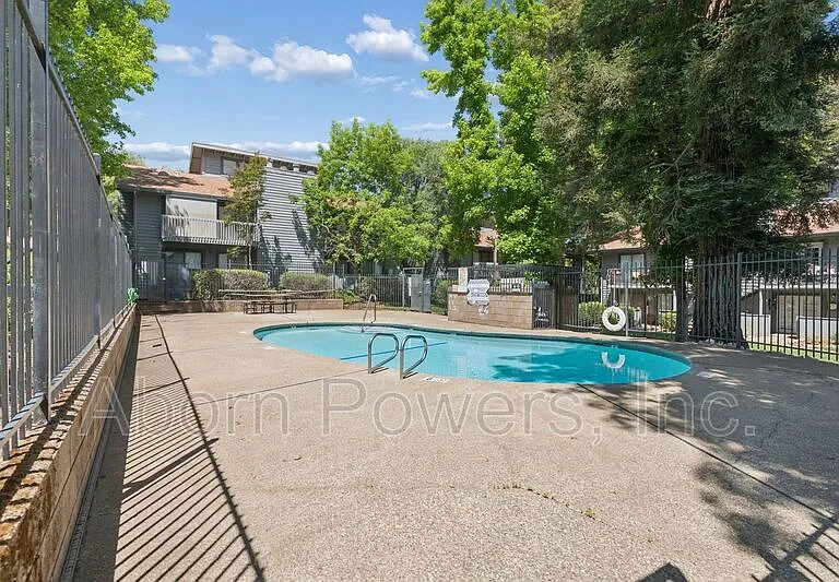 3180 Country Club Dr #3B — Photo 16