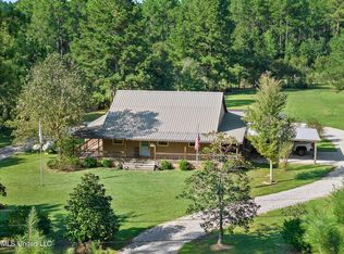 426 Larow Dr, Carriere, MS 39426