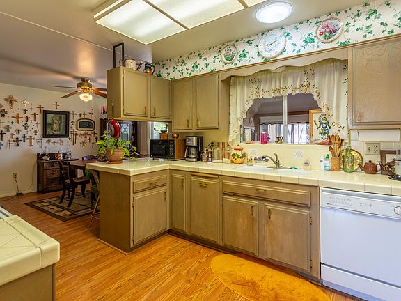 4th image of 10435 W Camden Ave