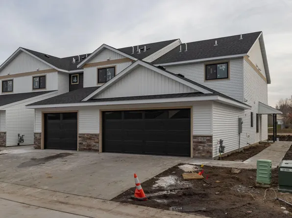 5220 Harvest Square Ln NW, Rochester, MN 55901