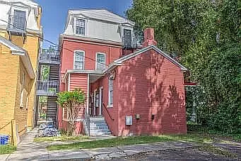 1 bed, 1.0 bath, $874 — Photo 2