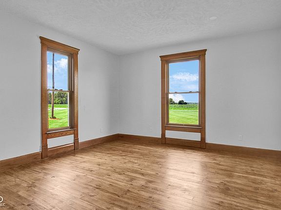 5th image of 8937 E 300 S