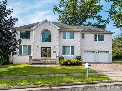 2 Universal Ave, Edison, NJ, 08820