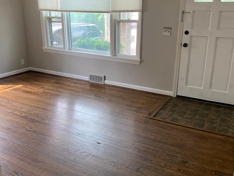 4513 Leslie Ave — Photo 14