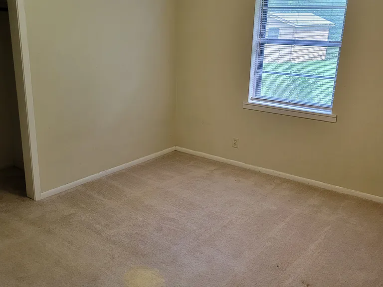 407 Daniels St — Photo 13