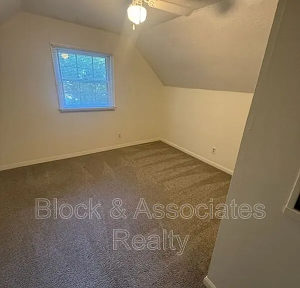 1326 Spanish Dr — Photo 4
