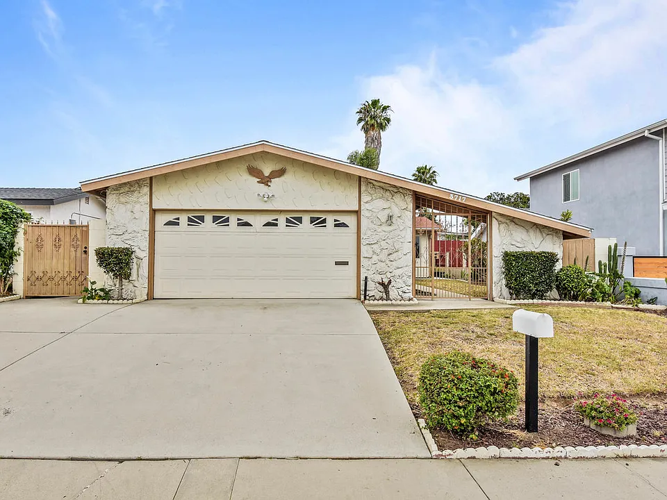 3717 Arruza St