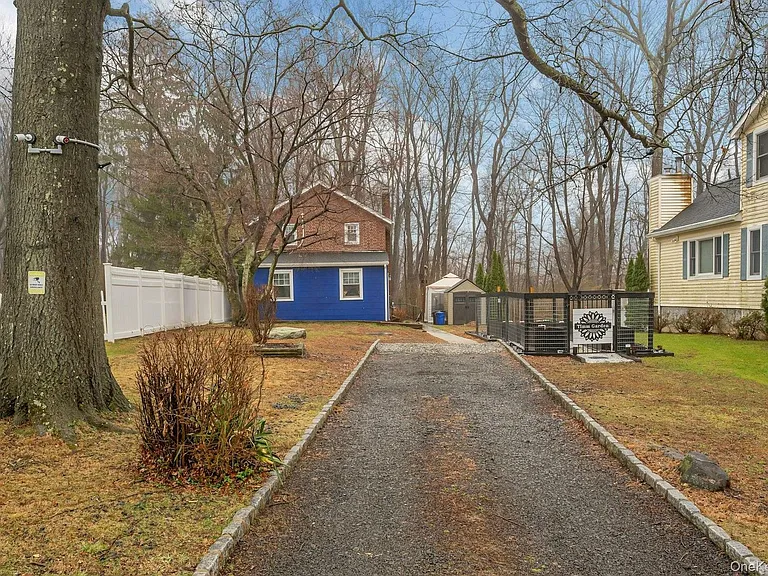 32 Glendale Ave — Photo 15
