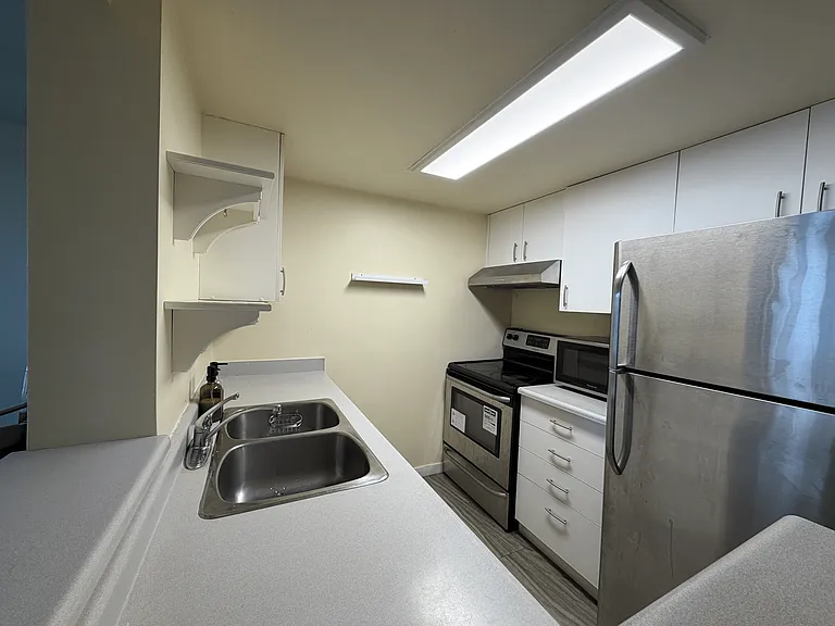 55 10th St #906 — Photo 3