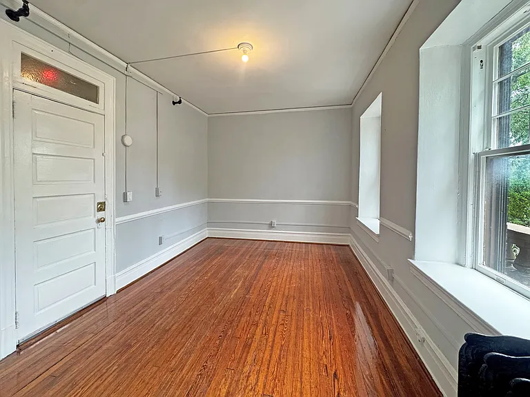 Carolina Apartments — Photo 6