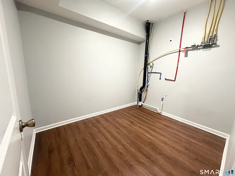 50 Lawrence Ave #50 — Photo 20