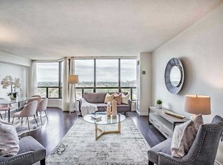 200 Robert Speck Pkwy #1404, Mississauga, ON