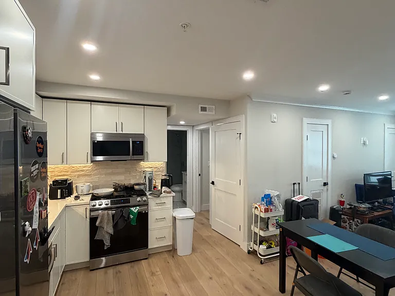 9 Everett St #3 — Photo 5