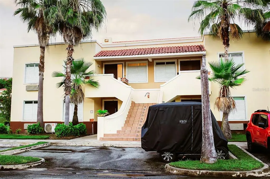 3 bed, 2.0 bath, 1896 sqft, $3,400 — Photo 2