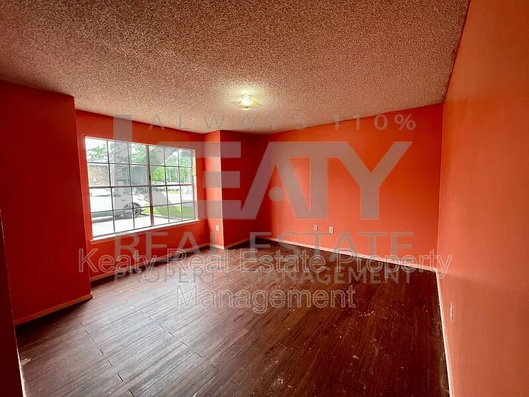108 Meudon St #A — Photo 4