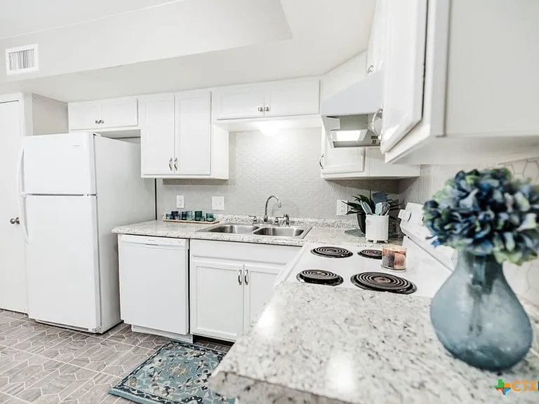 304 Palmwood Dr #D — Photo 7
