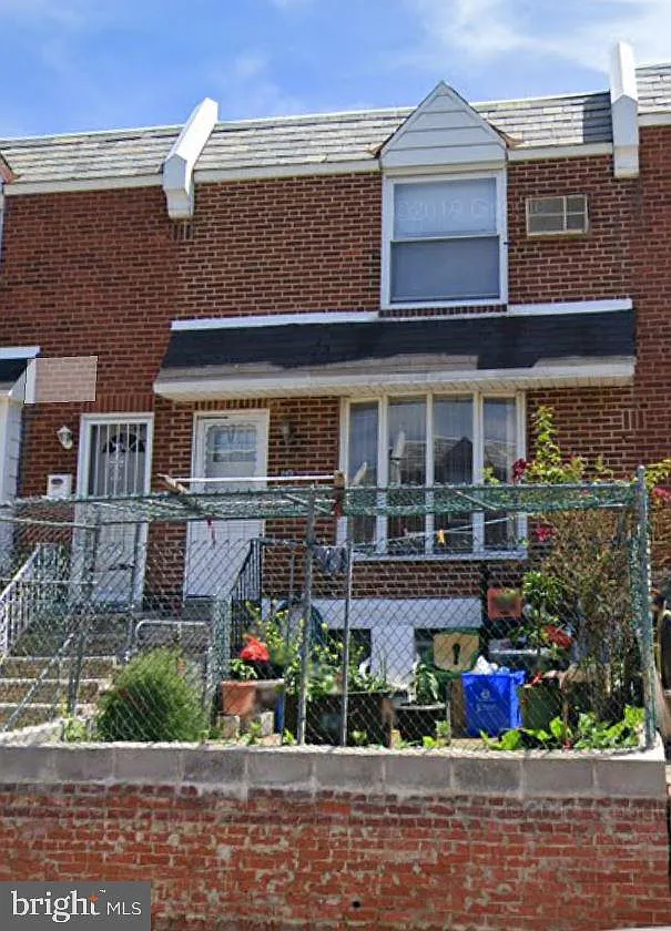 743 Landis St photo 1