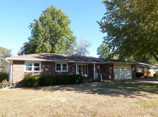 703 Pleasant Dr, Knoxville, IL 61448