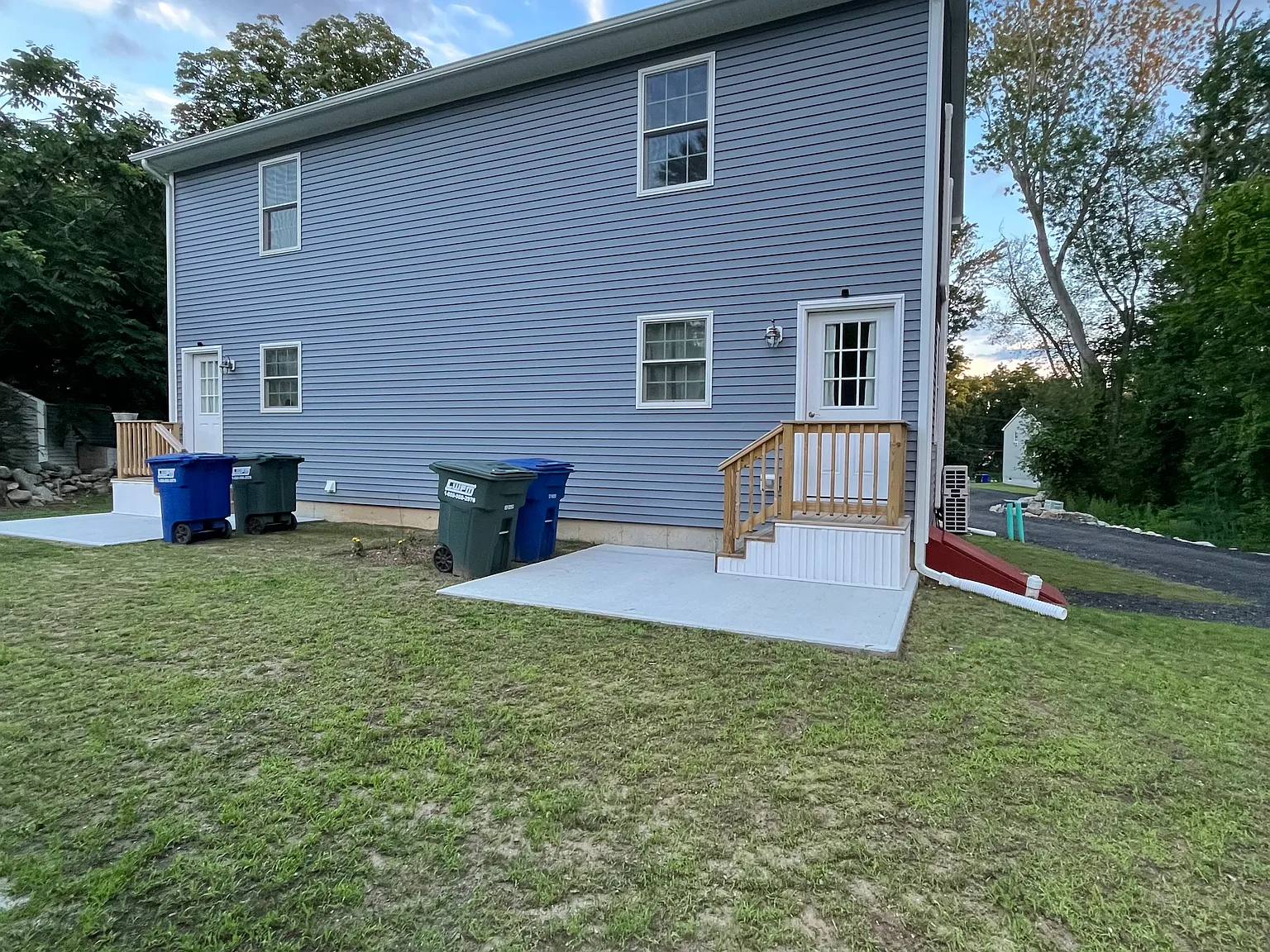 4 bed, 2160 sqft, $3,100 — Photo 2
